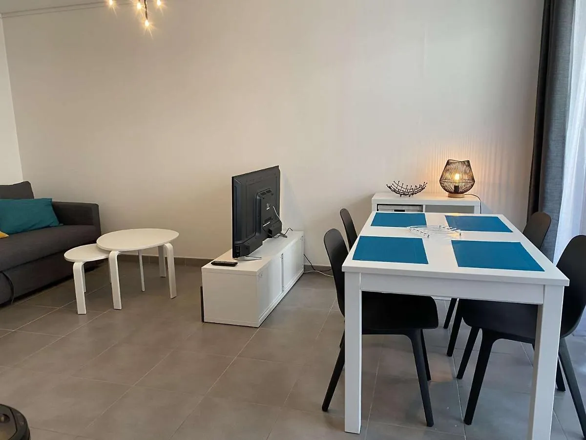 Appartement Climatise 4 Couchages Avec Terrasse Et Parking Securise A Antibes, Proche Port Et Mer - Fr-1-252-180