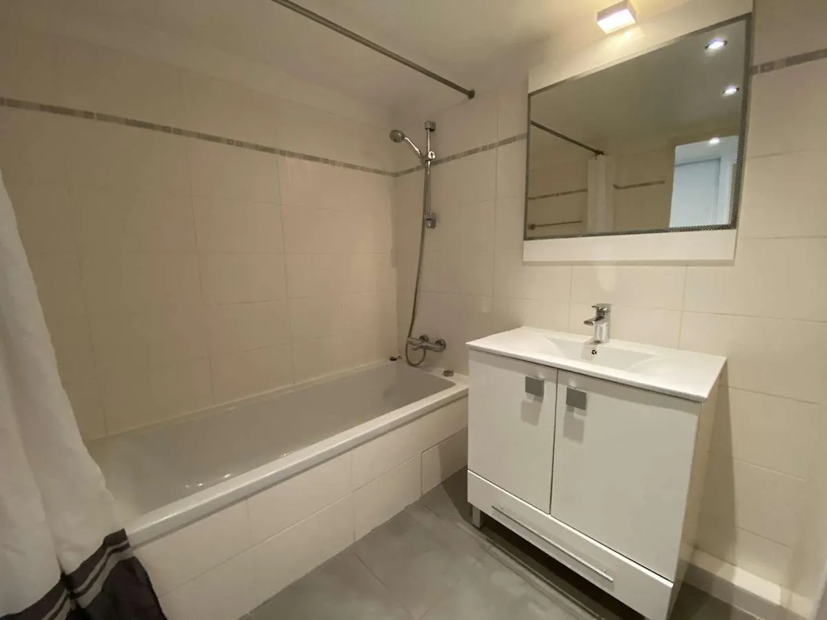Appartement Climatise 4 Couchages Avec Terrasse Et Parking Securise A Antibes, Proche Port Et Mer - Fr-1-252-180 France