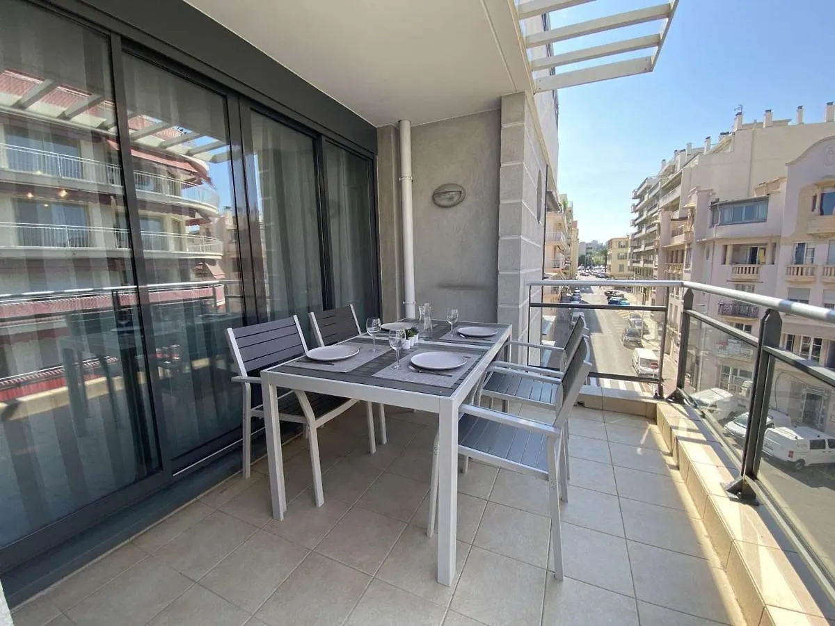 Appartement Climatise 4 Couchages Avec Terrasse Et Parking Securise A Antibes, Proche Port Et Mer - Fr-1-252-180 Antibes