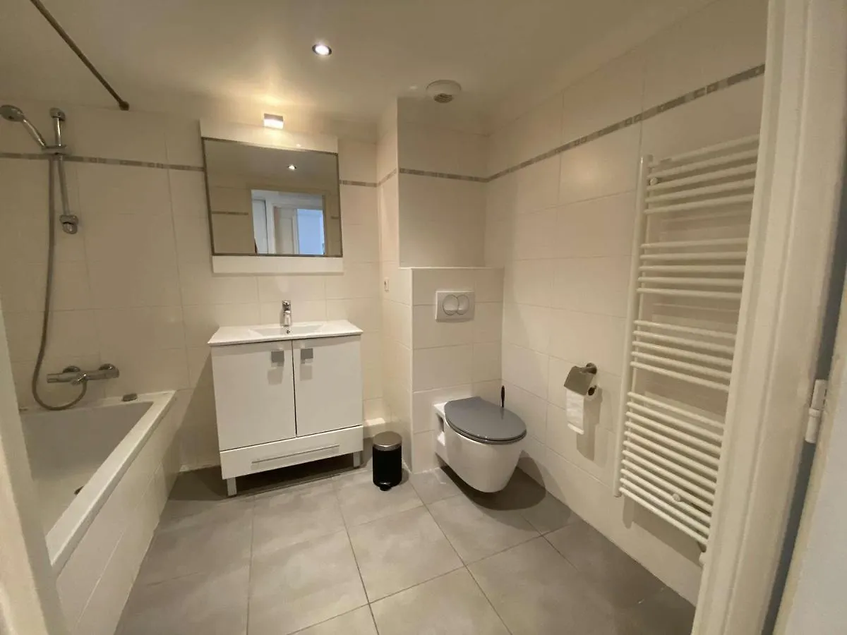 Apartment Appartement Climatise 4 Couchages Avec Terrasse Et Parking Securise A Antibes, Proche Port Et Mer - Fr-1-252-180